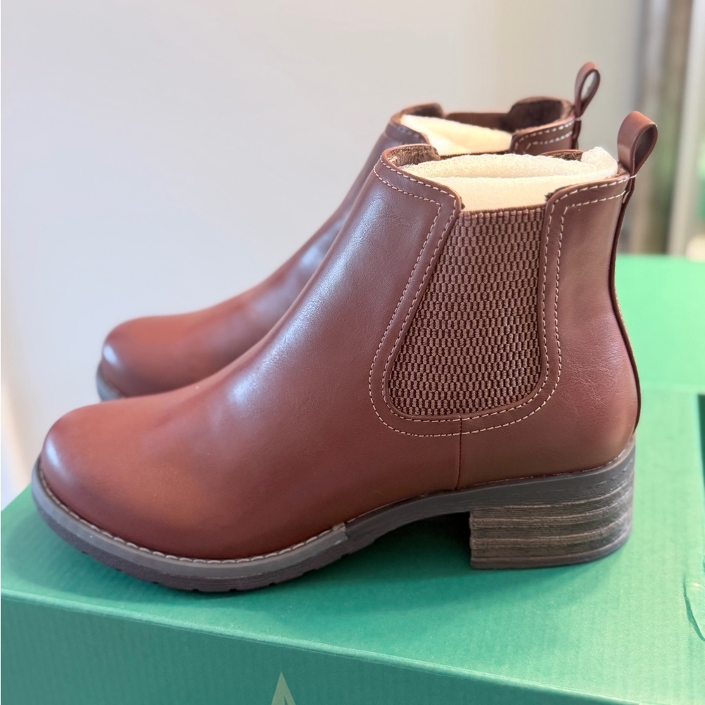 Brand New Eastland Jasmine Ankle Boots Tan Women’s Size 7.5
